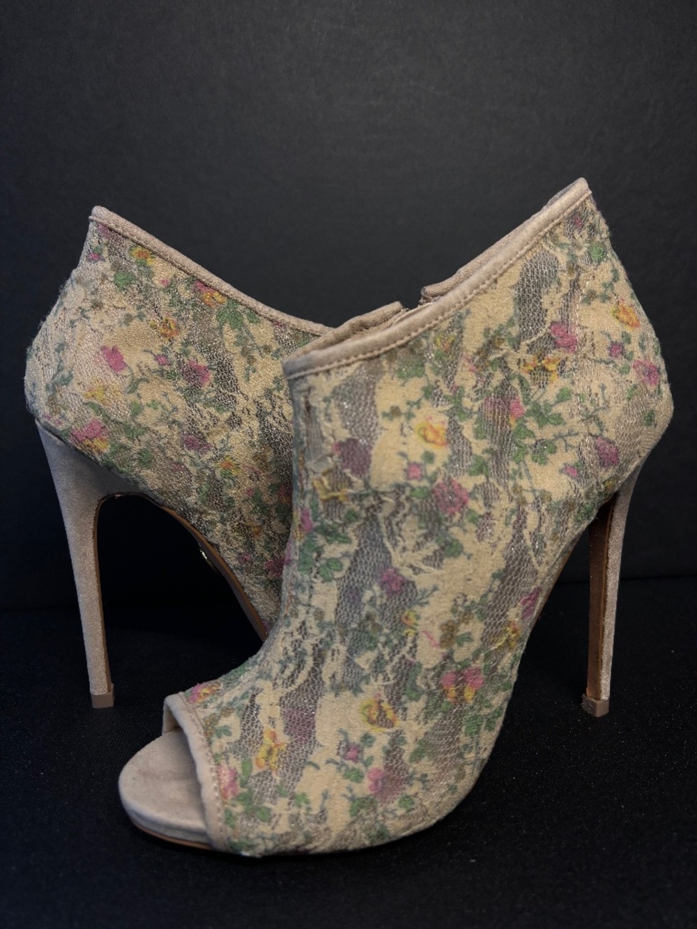 Betsey Johnson NEW Malene Floral Lace Peep Toe Booties Heels Size 6